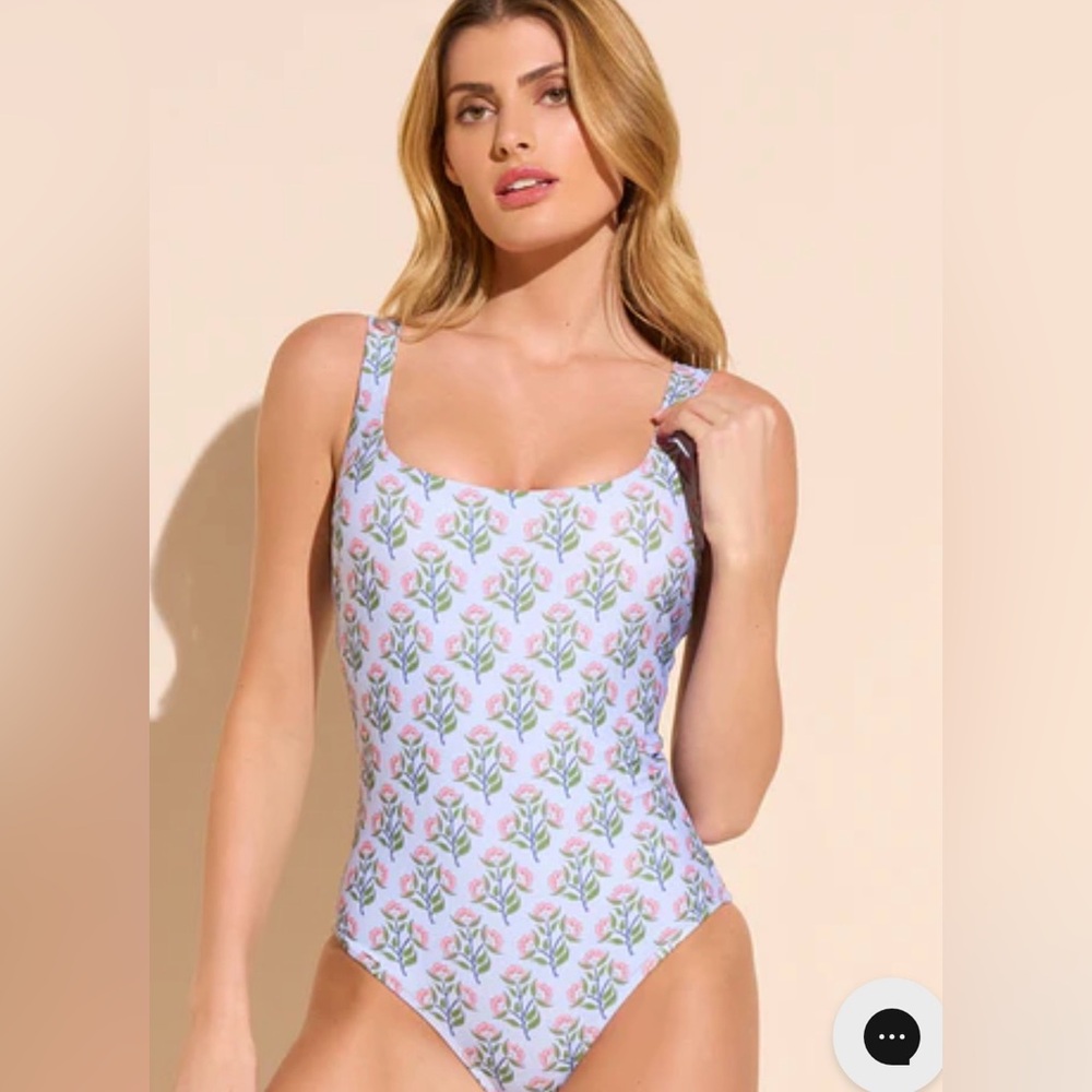 NWT Stylest x Cecil & Lou Dreamsculpt Floral One-Piece Swimsuit